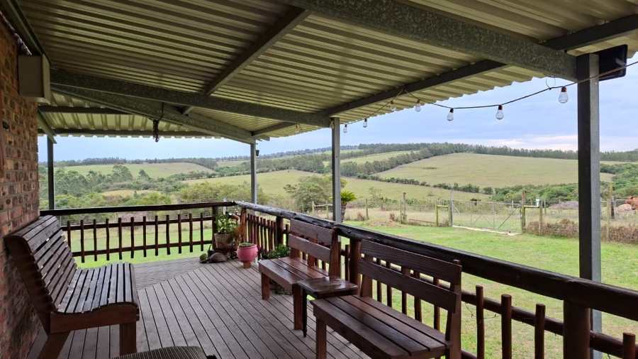 8 Bedroom Property for Sale in Meisies Halt Eastern Cape